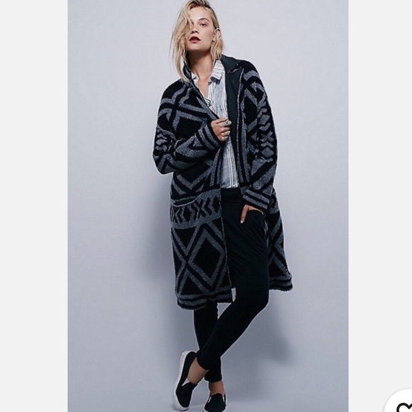 Free People Sweaters - Free People Black & Gray Geometric Patters Open Sweater (Bold Geo Sweater Coat)